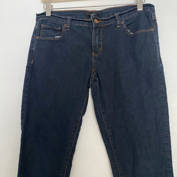 FOREVER 21 DARK WASH SKINNY JEANS SIZE 28 - Picture 2 of 3